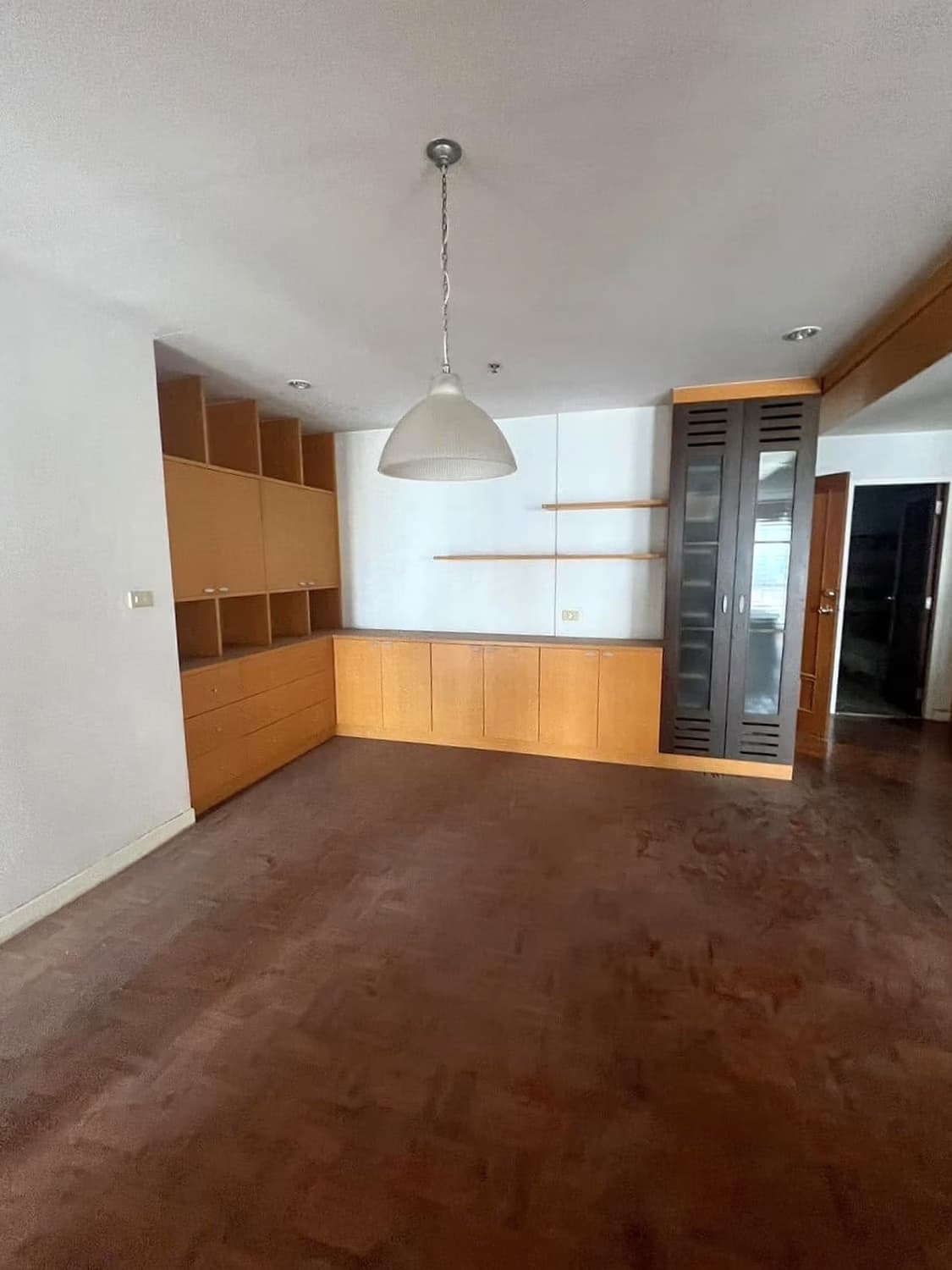 3 Bed Condo for Sale in Bang Rak - Image 2