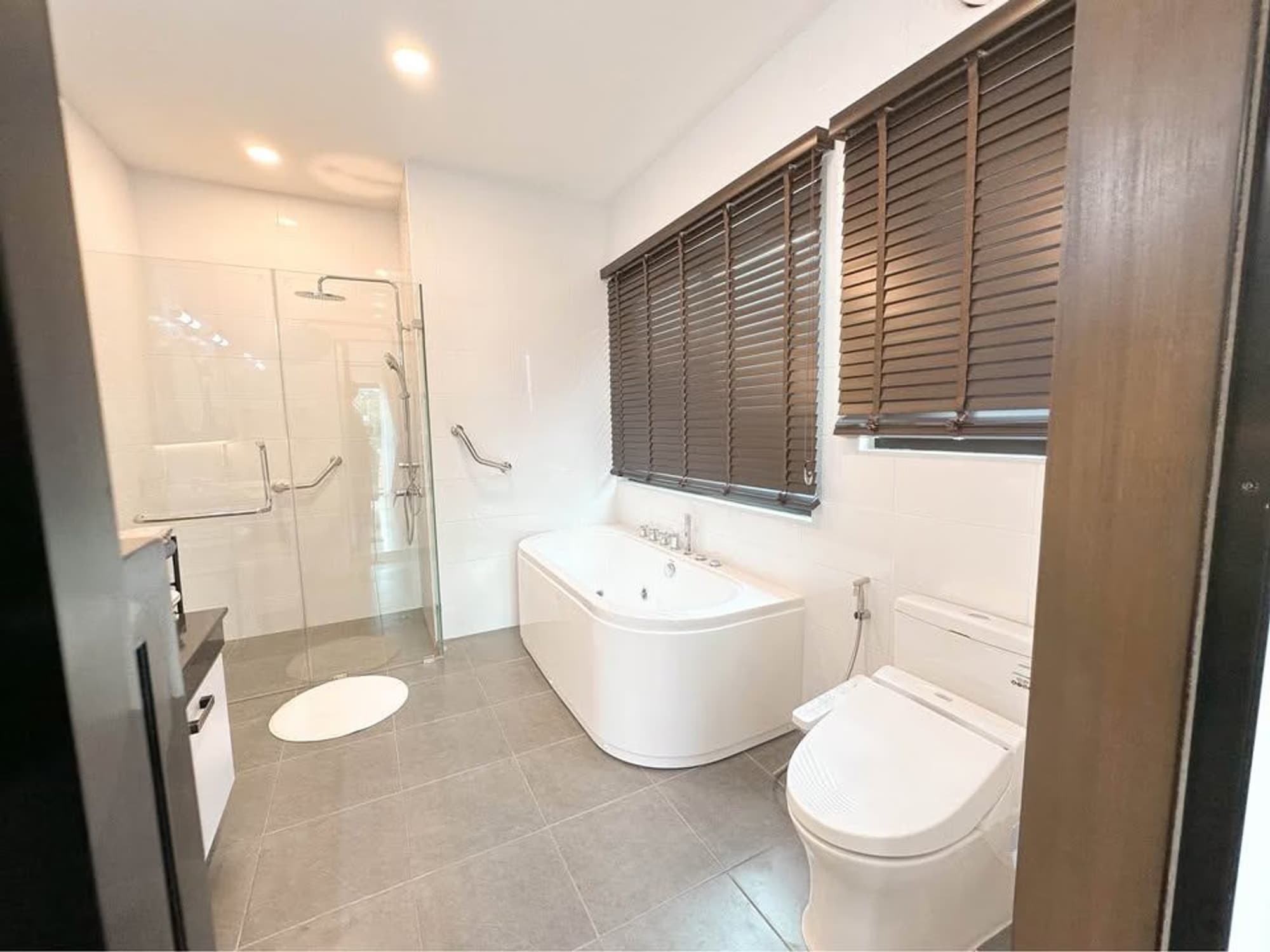 2 Bed House for Sale in Doi Saket District - Image 9