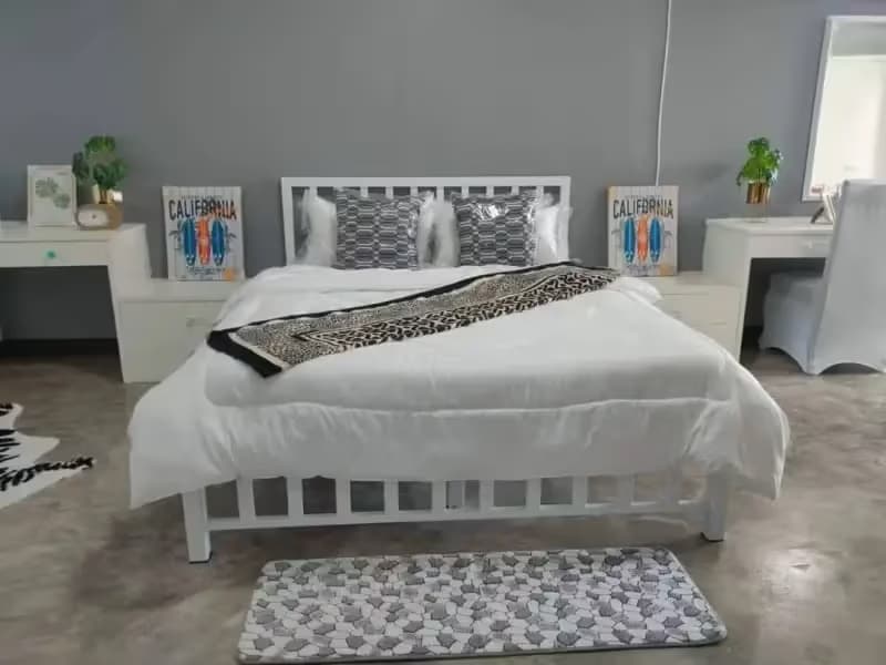 1 Bedroom Condo