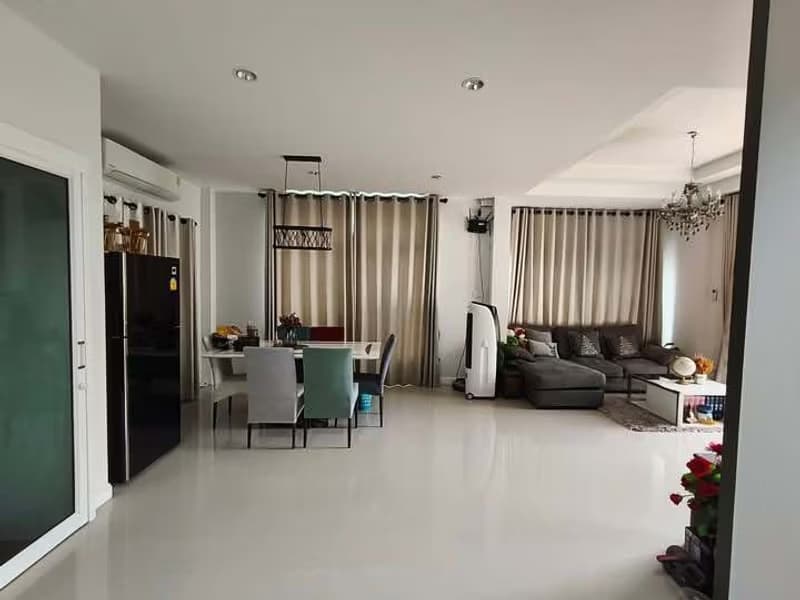 4 Bed House for Rent in San Kamphaeng