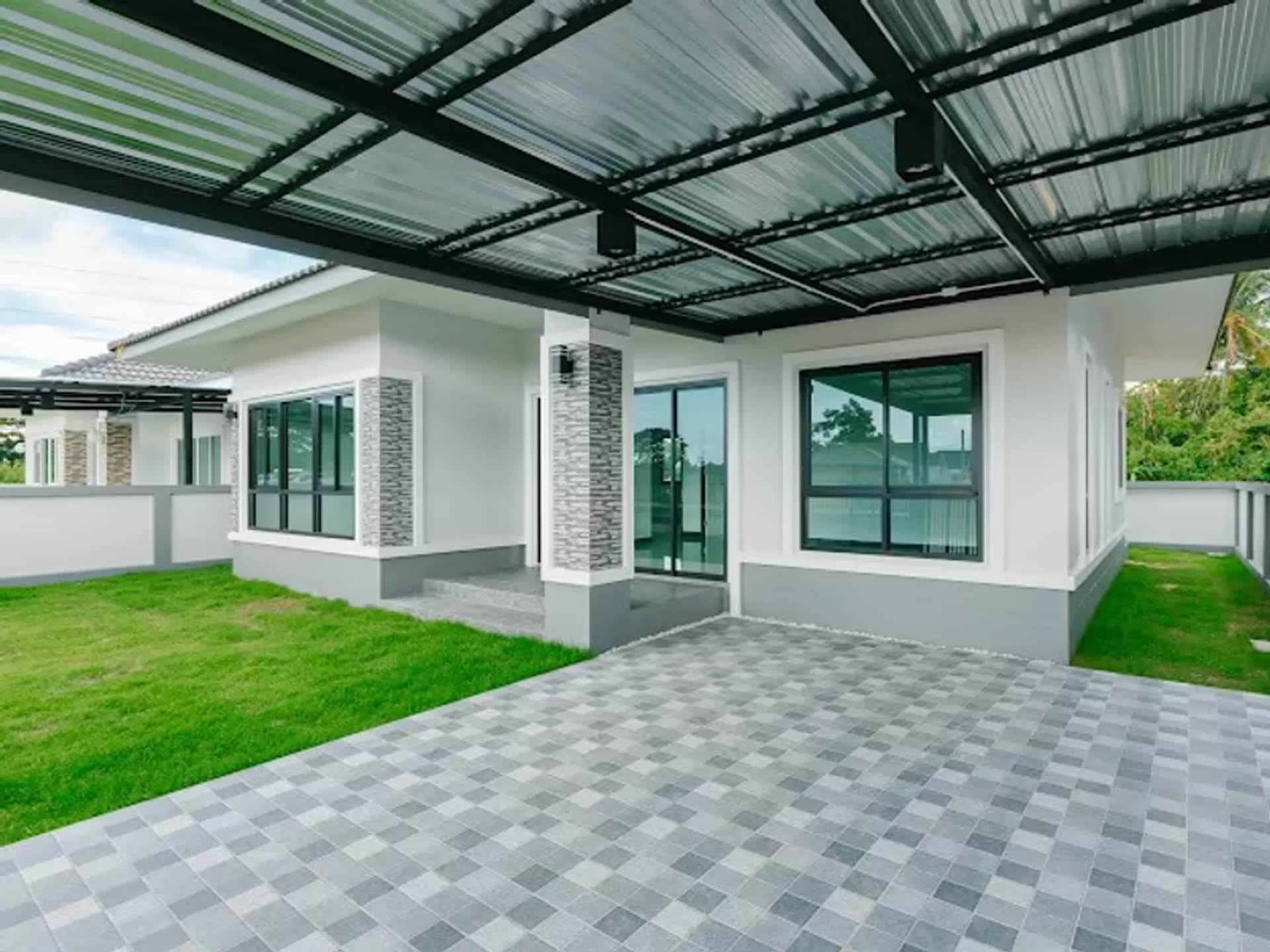 3 Bedroom House - Image 9