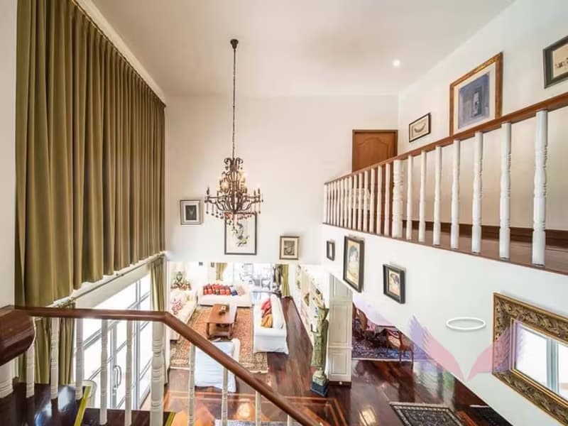 5 Bedroom House