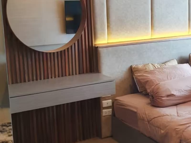 1 Bedroom Condo