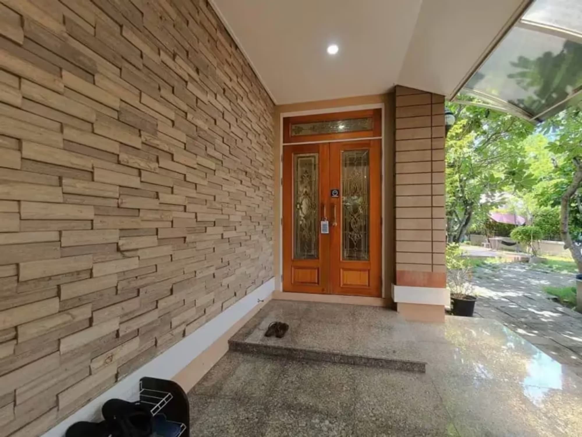 5 Bedroom House - Image 5