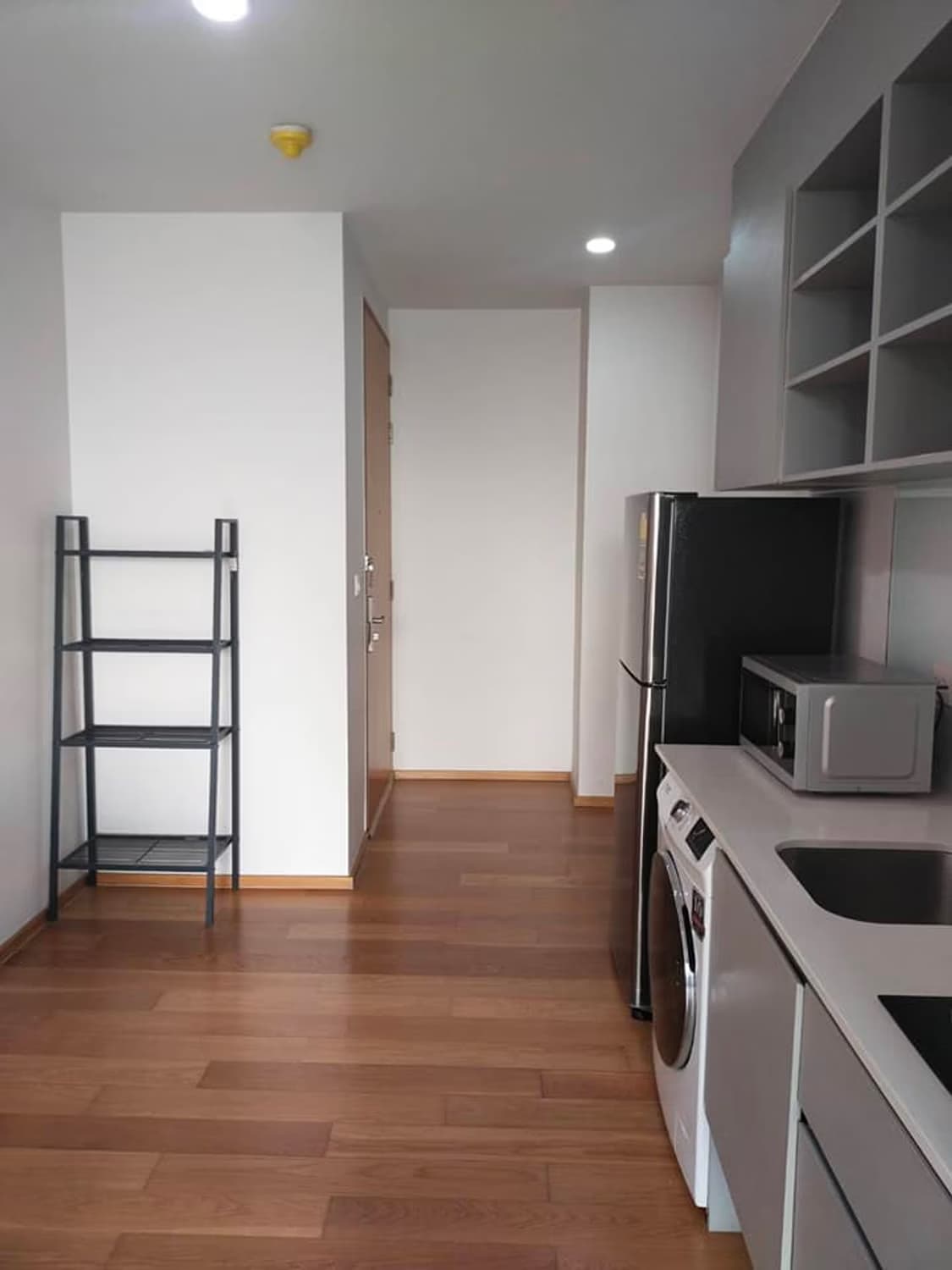 1 Bed Condo for Rent  Near Surasak BTS - Image 12