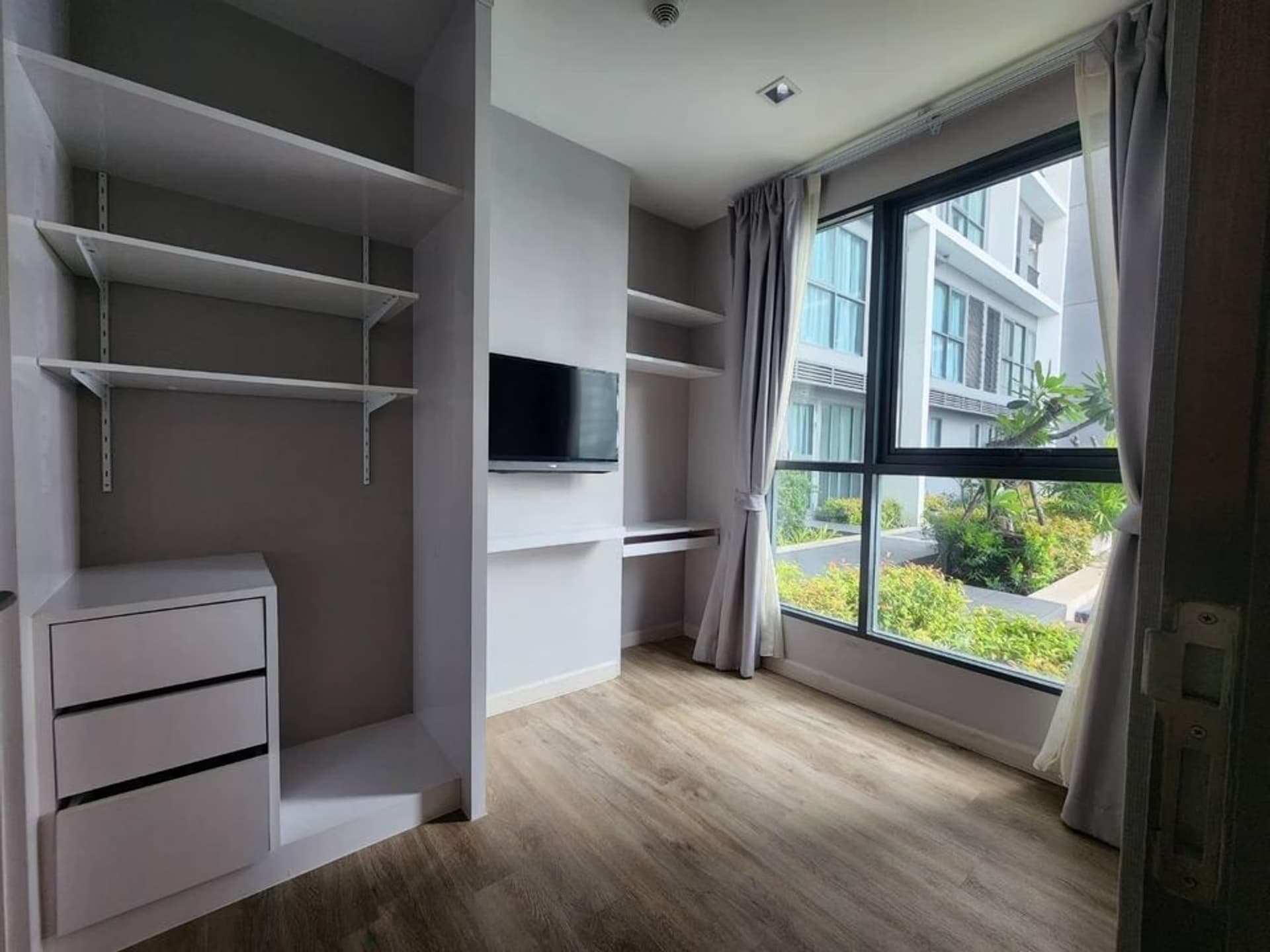 2 Bed Condo for Rent and Sale  Near Krung Thon Buri BTS - Image 3