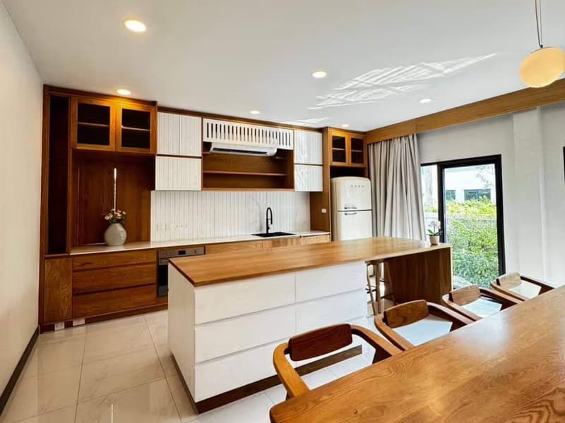 5 Bed House for Sale in Bang Phli