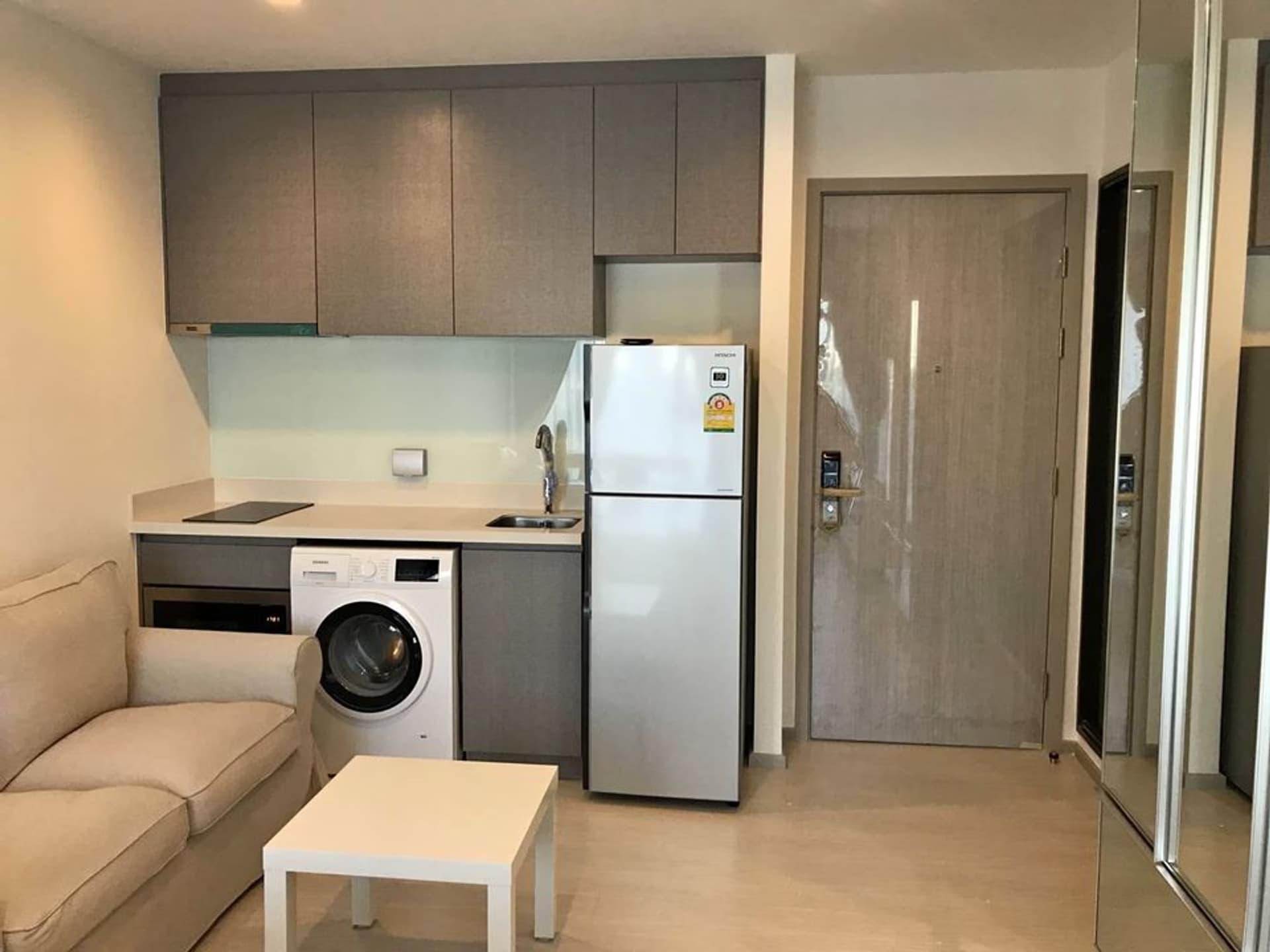 undefined Bed Condo for Rent and Sale in Khlong Toei - Image 3