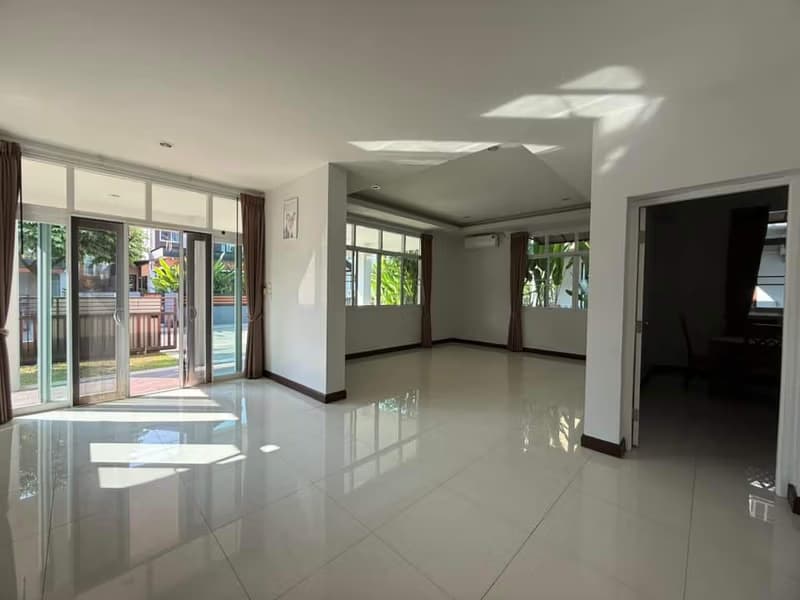 4 Bed House for Rent and Sale in อำเภอเมืองเชียงใหม่