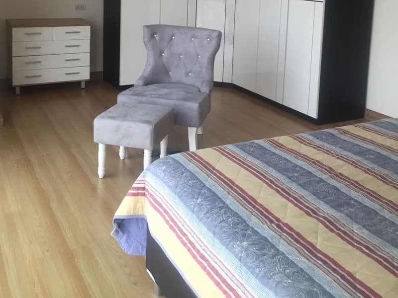 Code 552 Luxury Condo close to Mountain