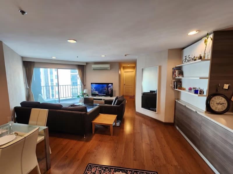2 Bed Condo for Rent in Huai Khwang