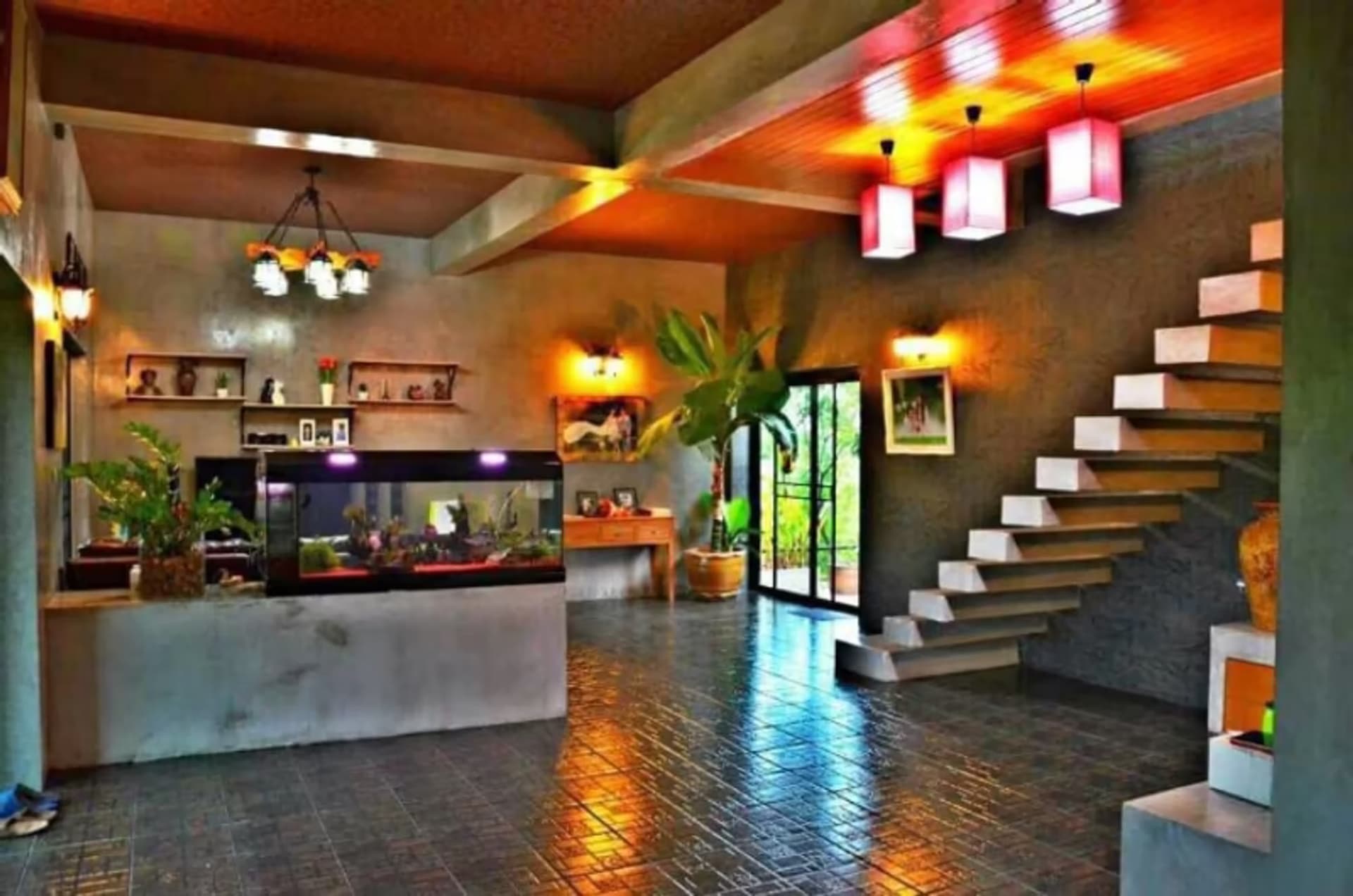 9 Bedroom House - Image 29