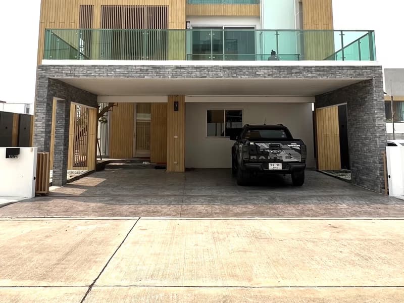 House for Sale at MALADA Grand Coulee