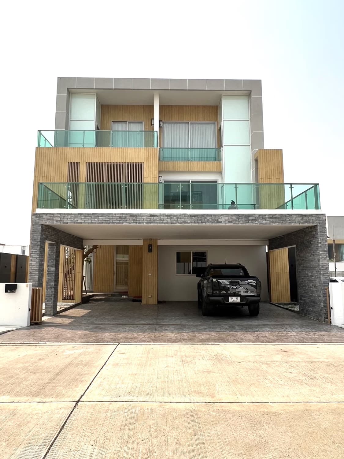 House for Sale at MALADA Grand Coulee - Image 1