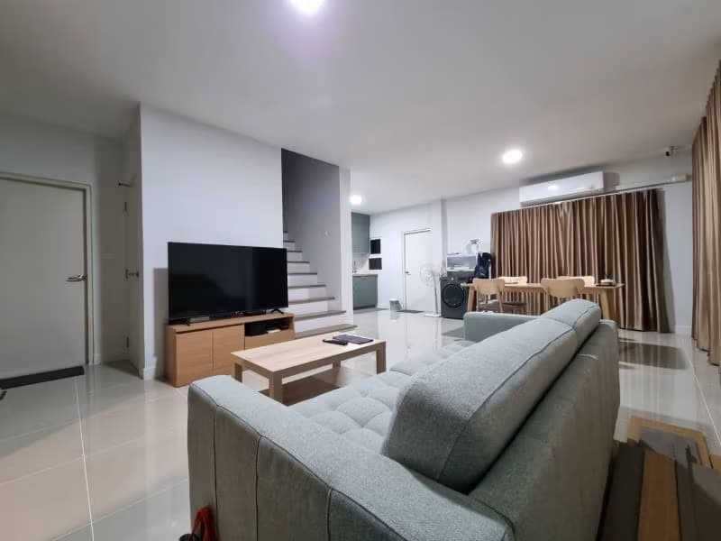 3 Bed House for Rent in Bang Phli