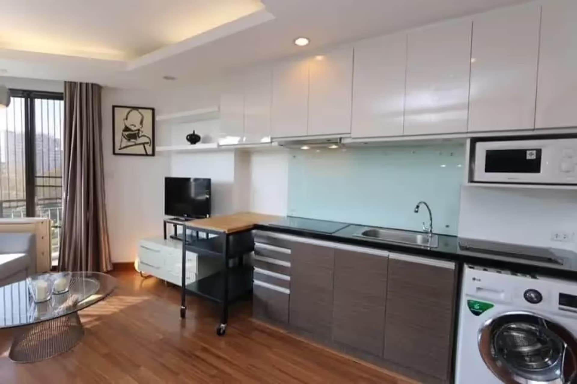 1 Bedroom Condo - Image 1
