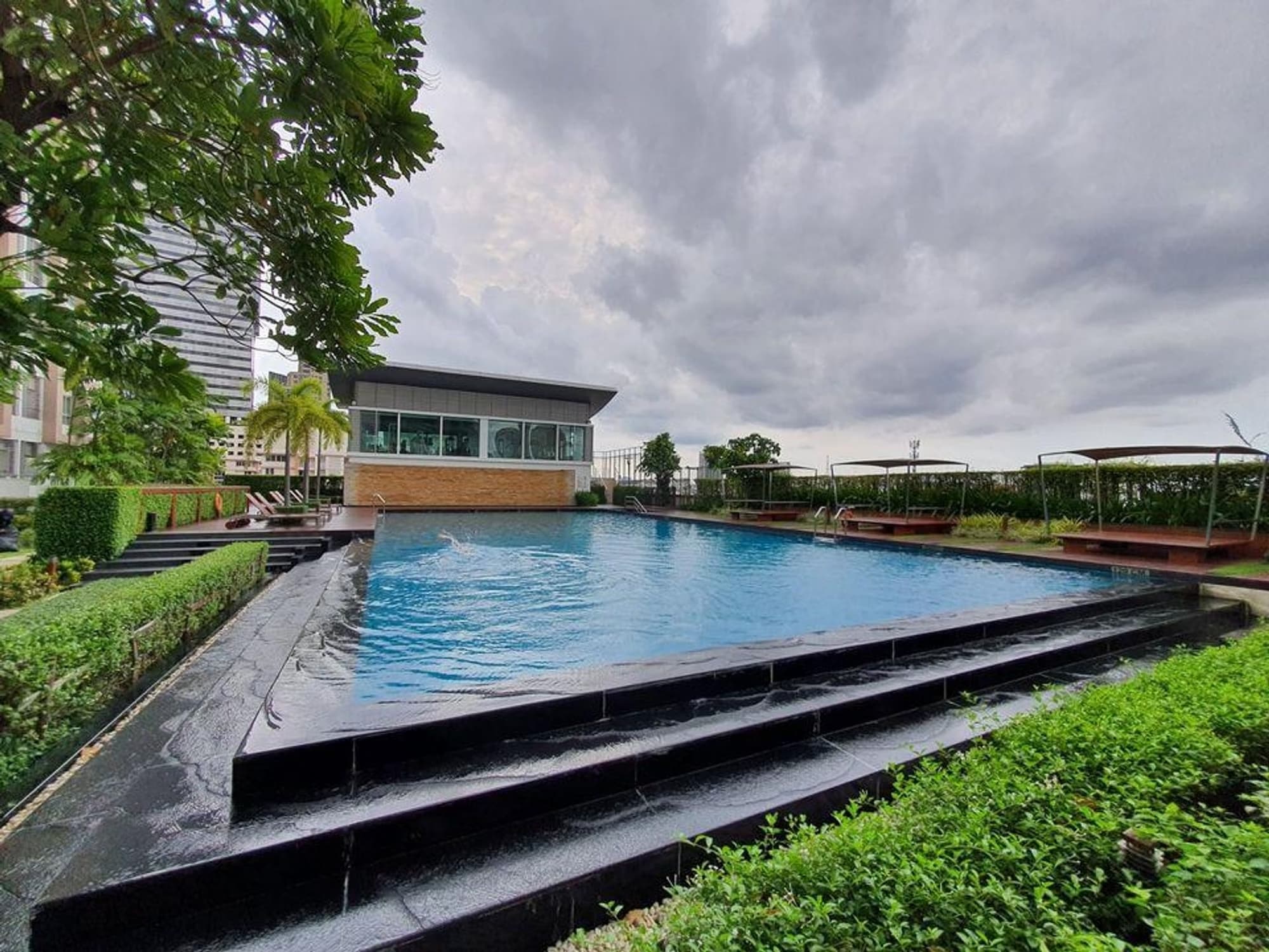2 Bed Condo for Rent in Khlong San - Image 5