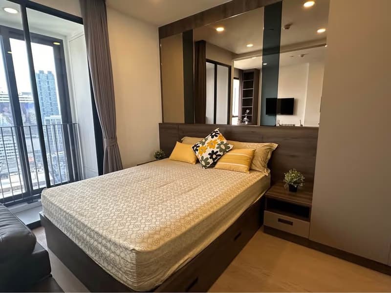 Studio Condo for Rent in Bang Rak
