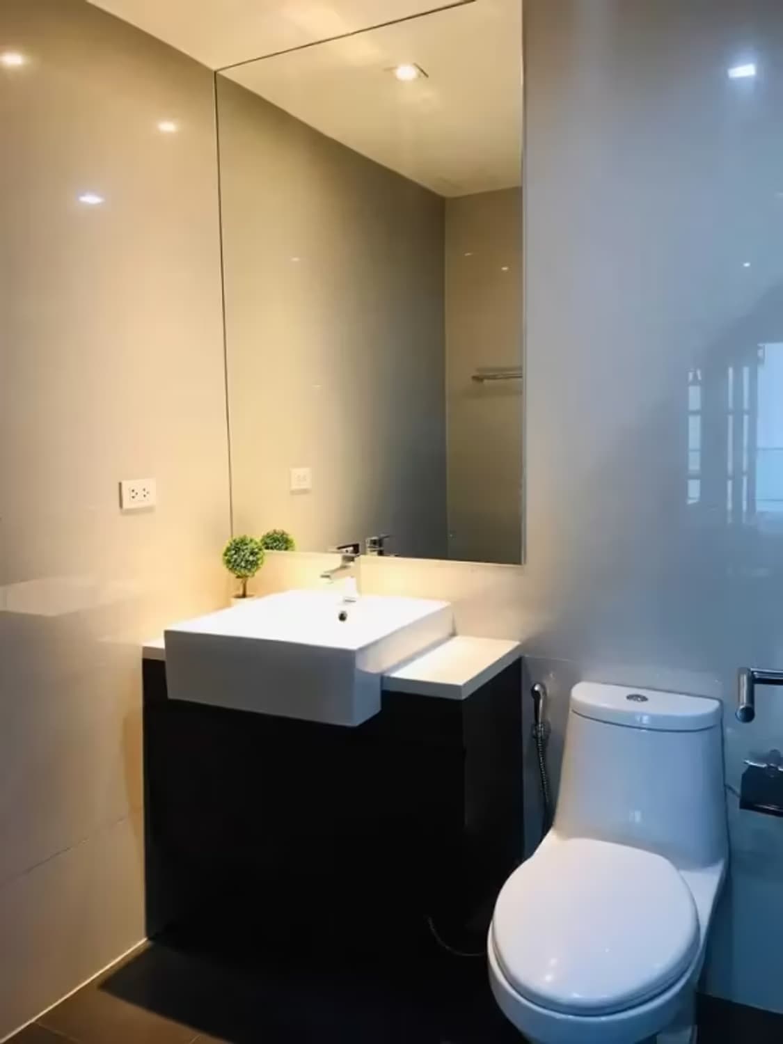 1 Bedroom Condo - Image 9