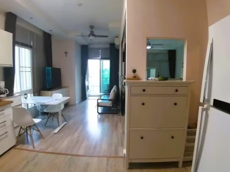 1 Bedroom Condo