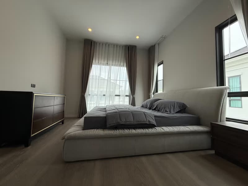 4 Bed House for Rent and Sale in Bang Phli