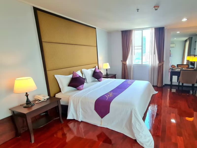 2 Bed Condo for Rent in Watthana