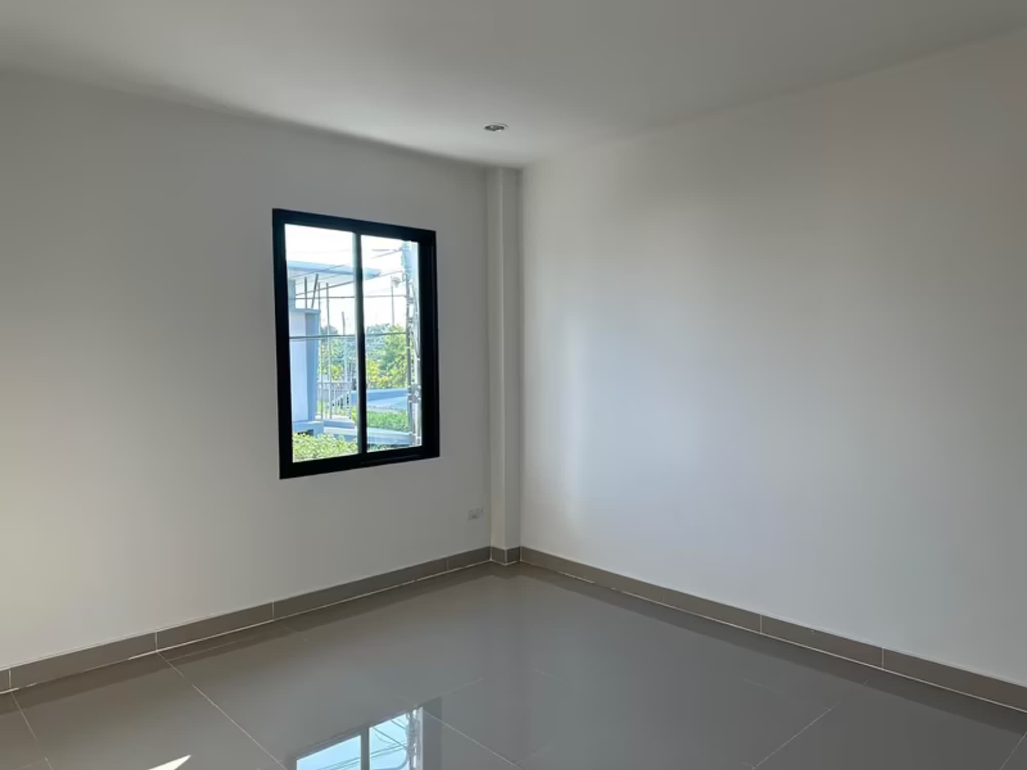 2 Bedroom House - Image 12