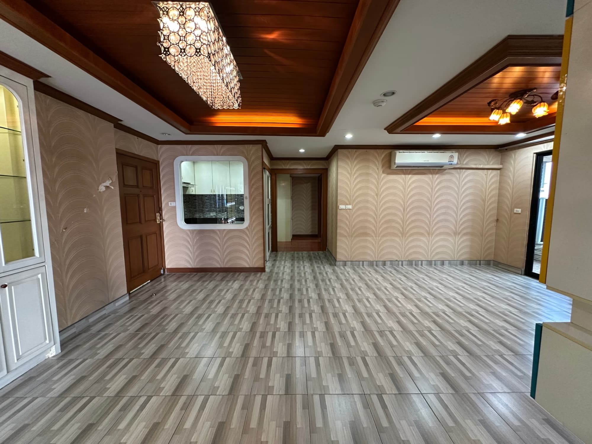 3 Bed Condo for Sale in Samphanthawong - Image 2