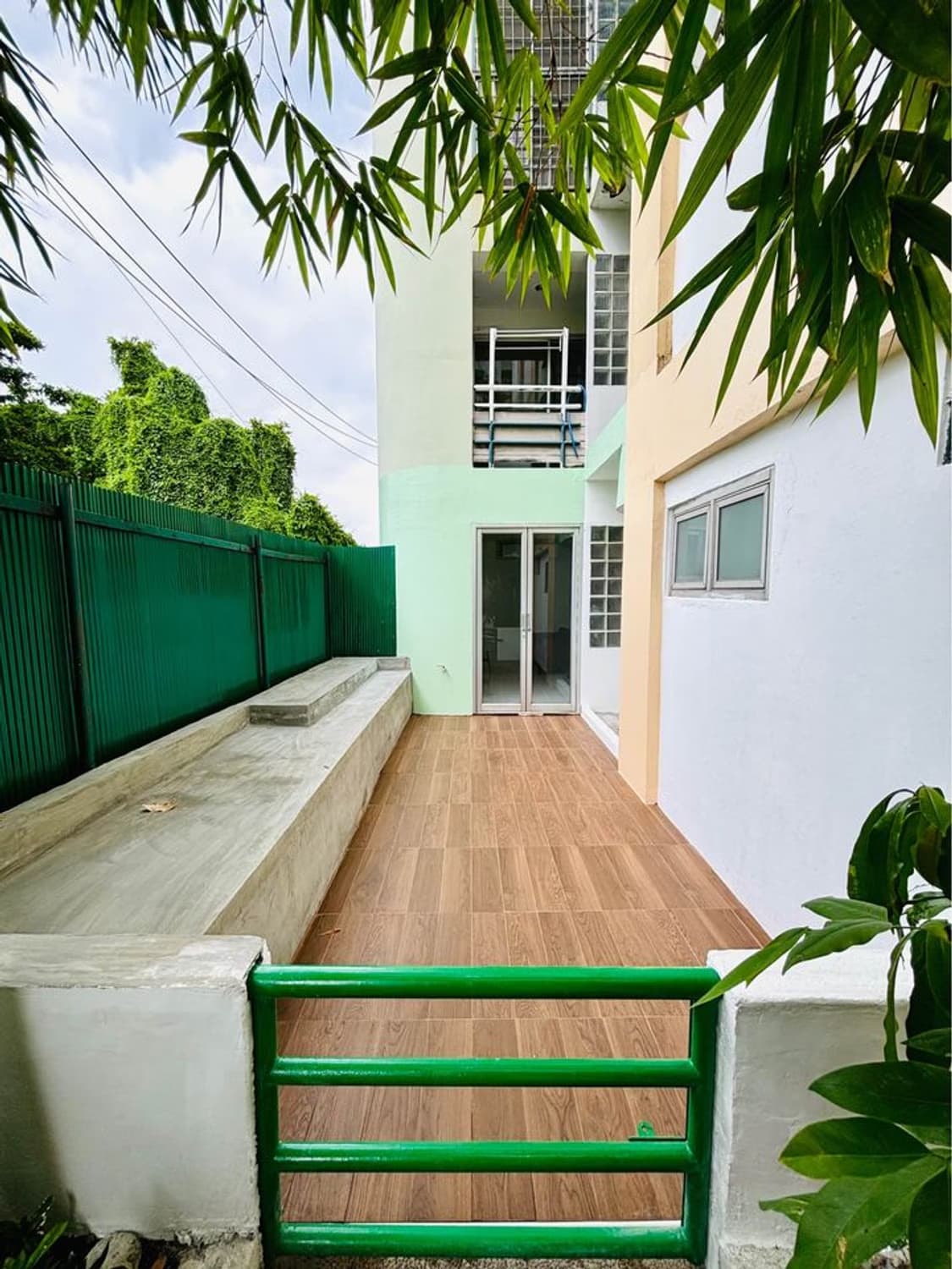 2 Bed Condo for Rent in Khlong Toei - Image 12