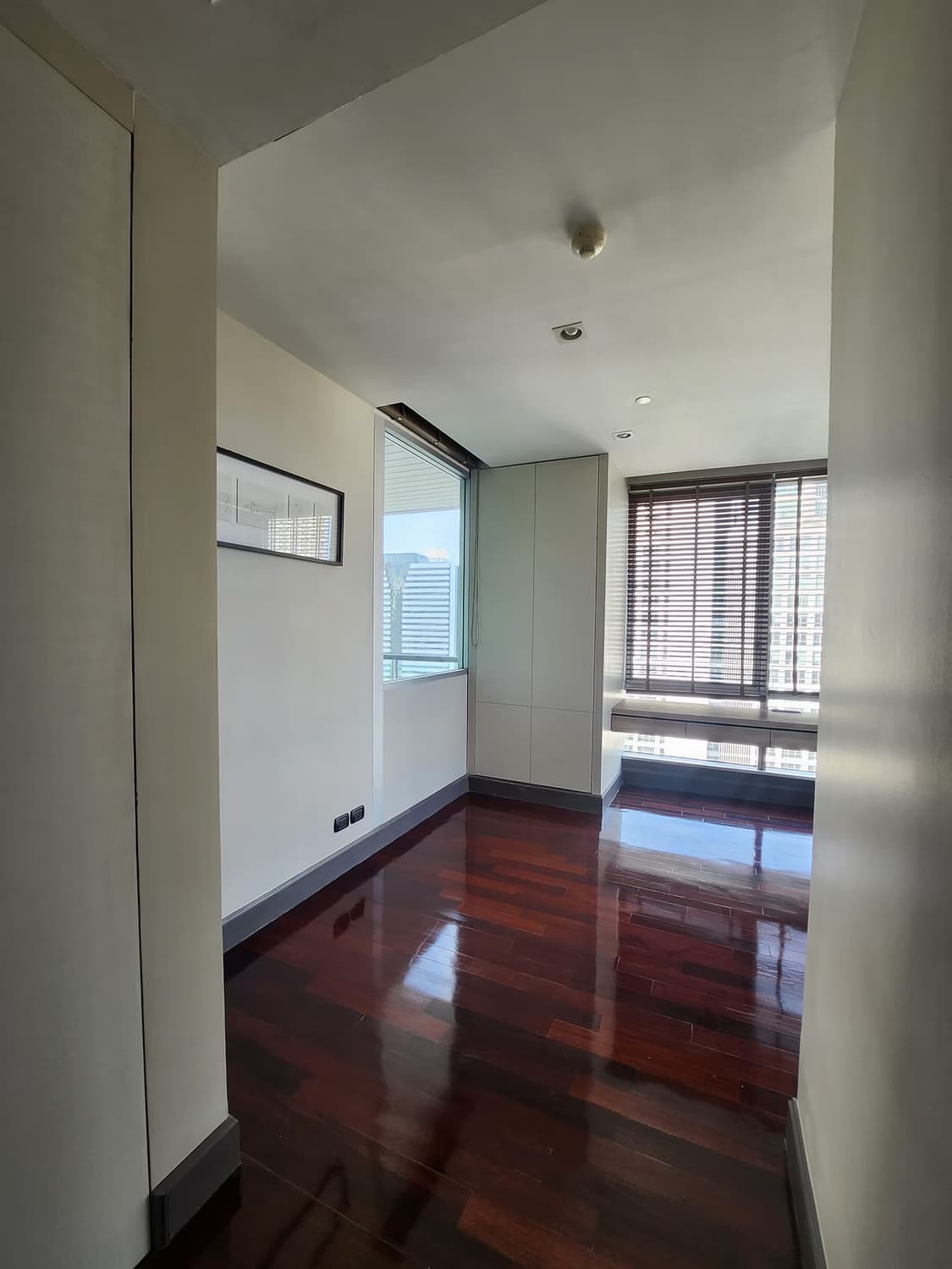 2 Bed Condo for Rent in Sathon - Image 21