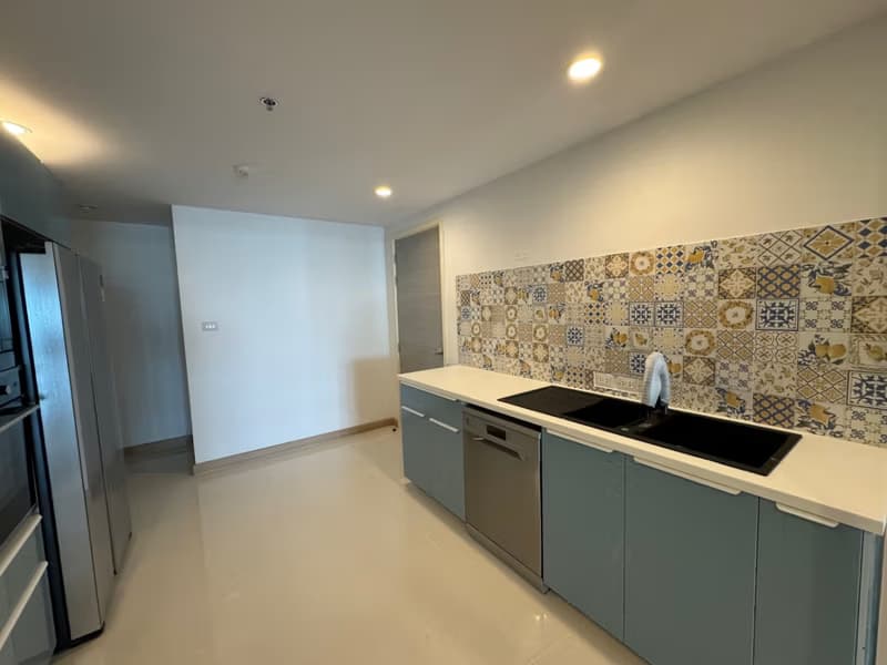 3 Bed Condo for Rent and Sale in Yan Nawa