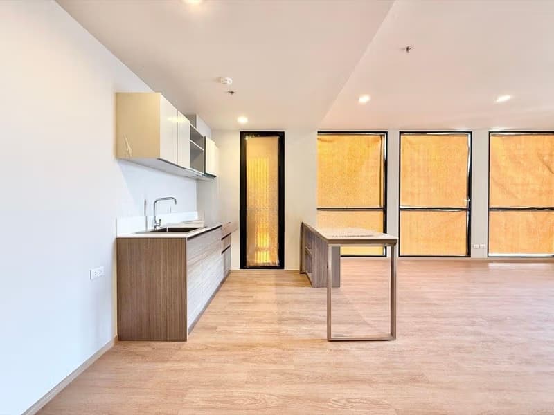 3 Bed Condo for Sale in Sathon