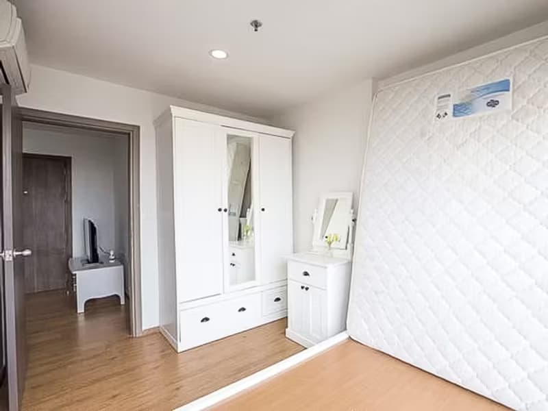 1 Bedroom Condo