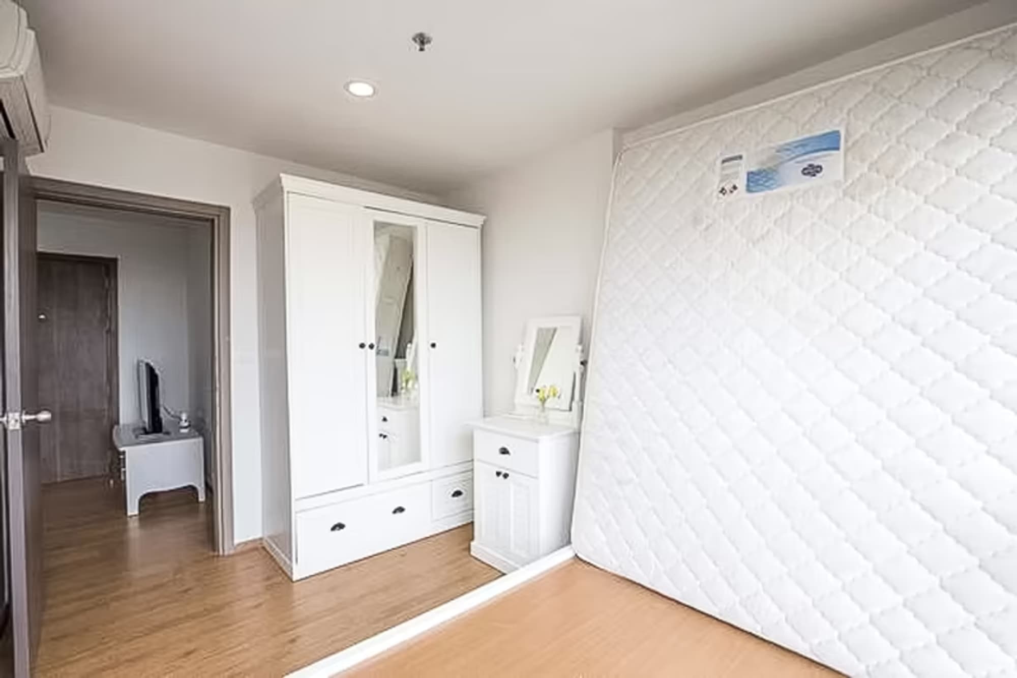 1 Bedroom Condo - Image 7