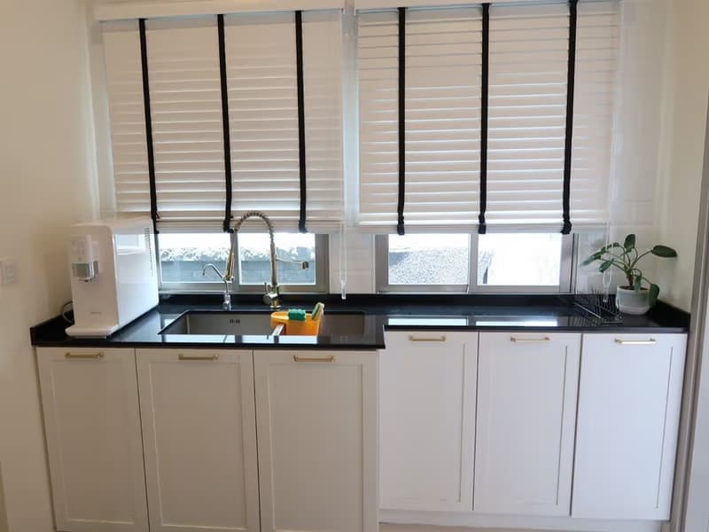4 Bed House for Rent and Sale in Saphan Sung