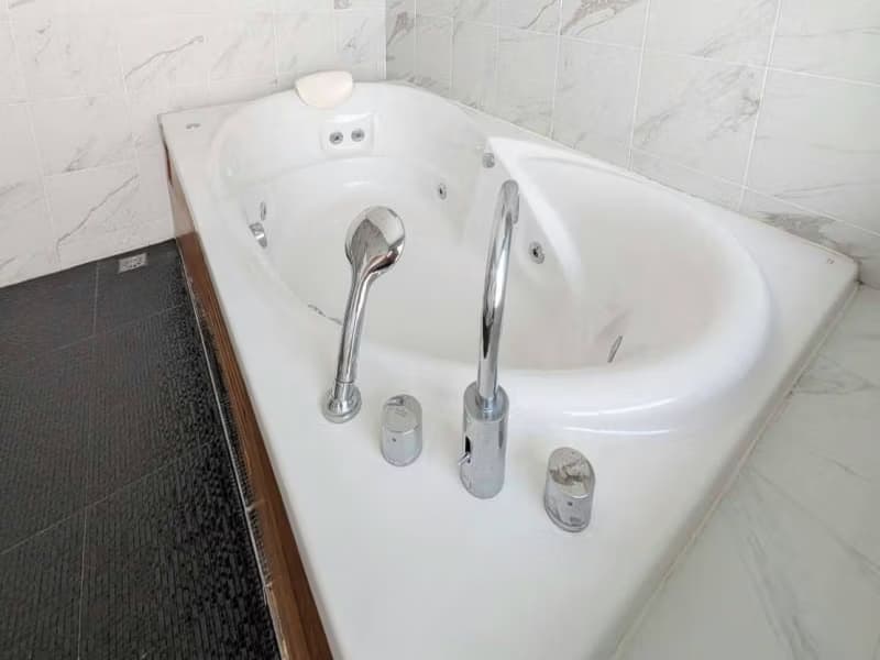 5 Bed House for Rent in Mueang Chiang Mai District