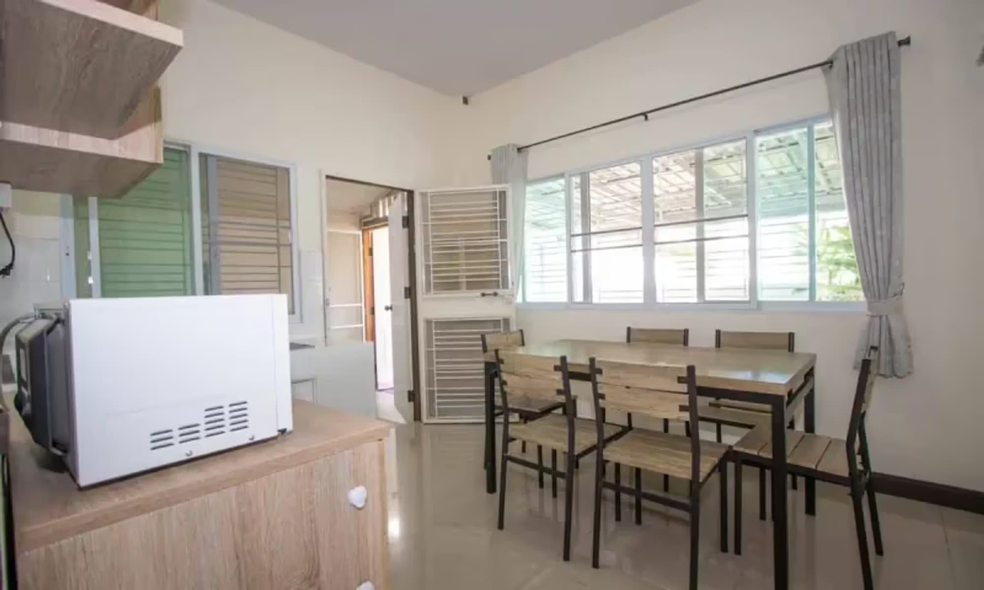 2 Bedroom House - Image 3