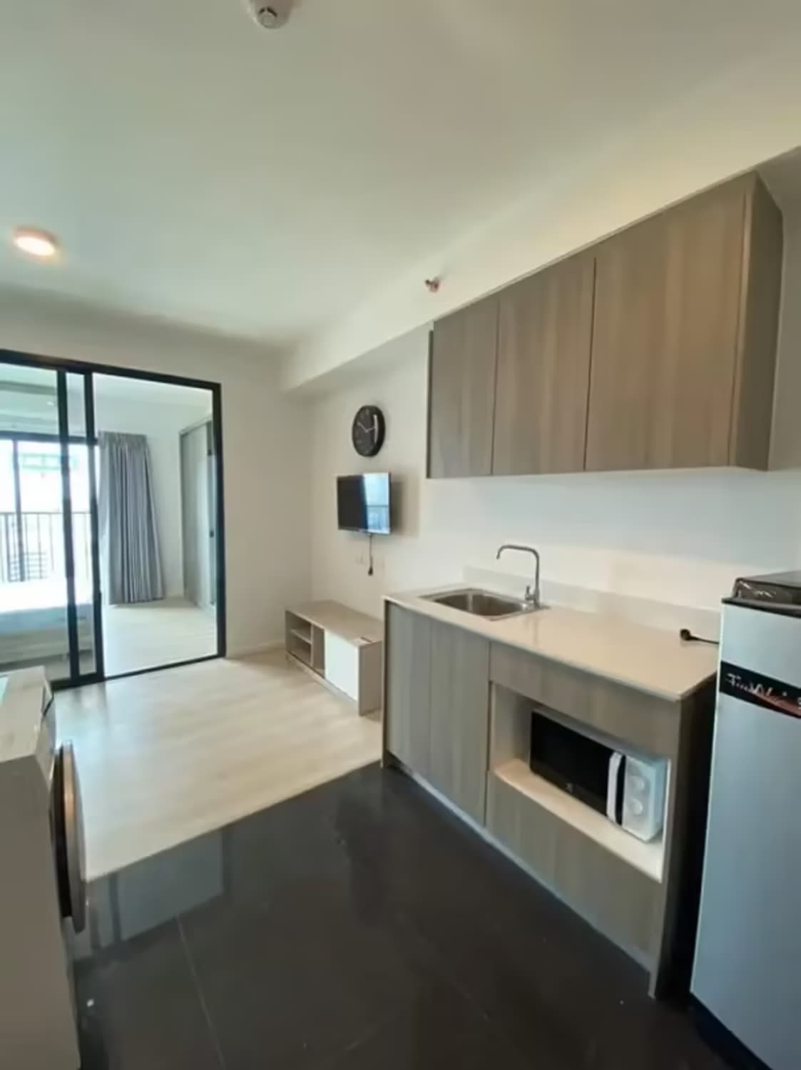 1 Bedroom Condo - Image 7