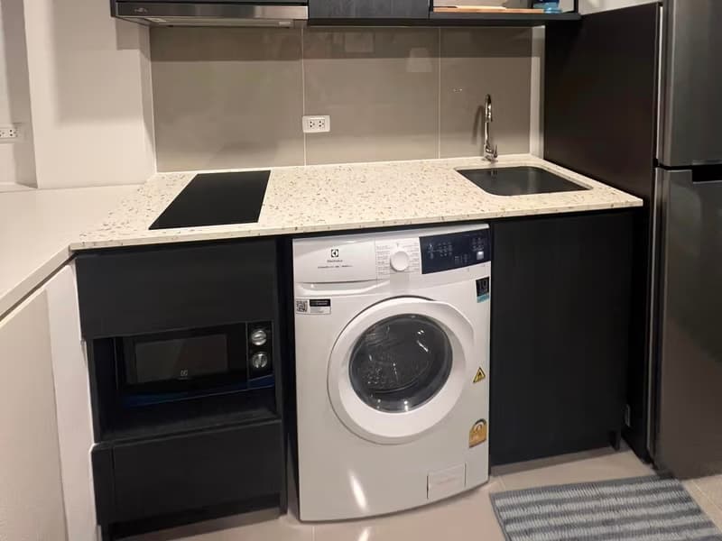 1 Bed Condo for Rent  Near Huai Khwang MRT