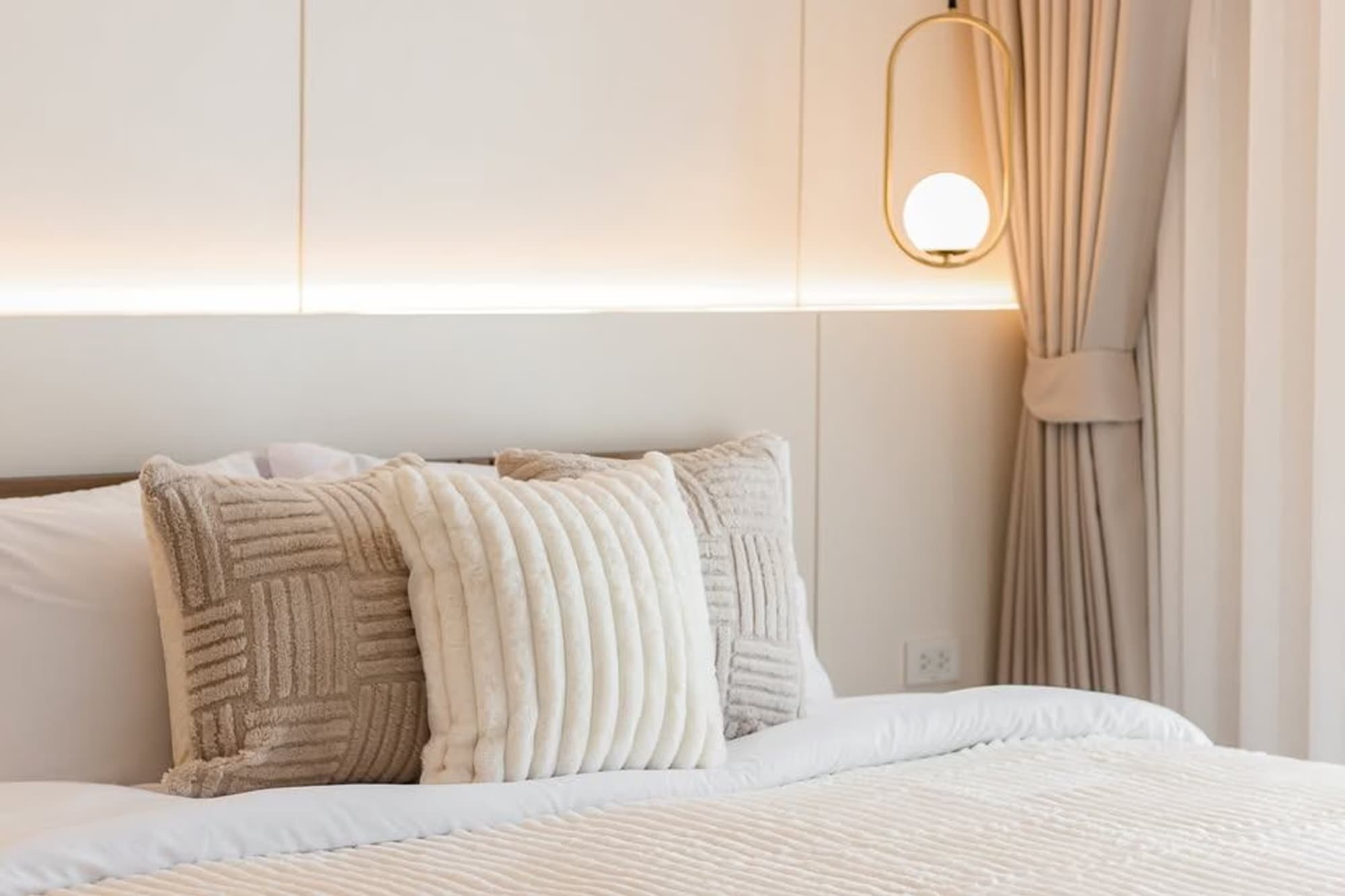 2 Bed Condo for Rent in Huai Khwang - Image 19
