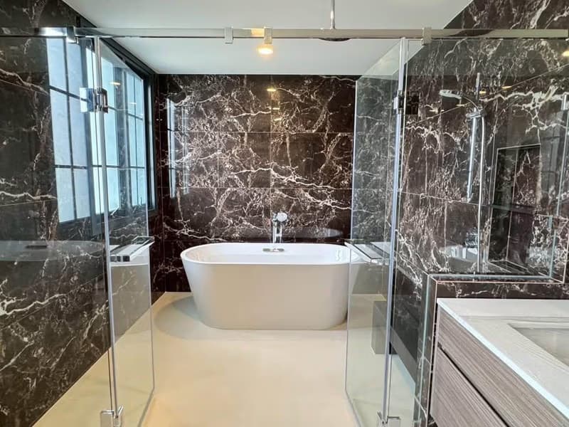5 Bed House for Rent in Bang Phli