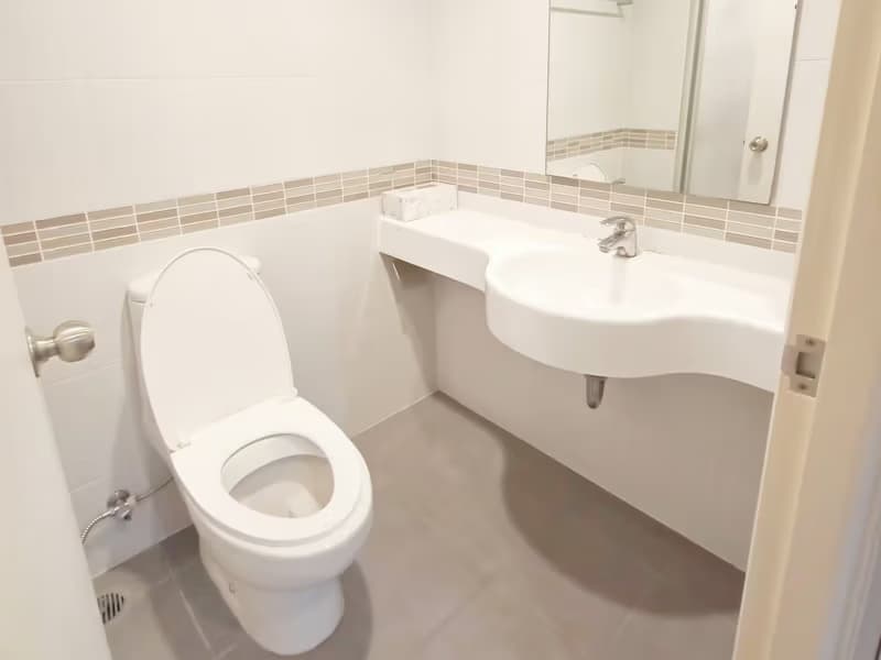 1 Bedroom Condo