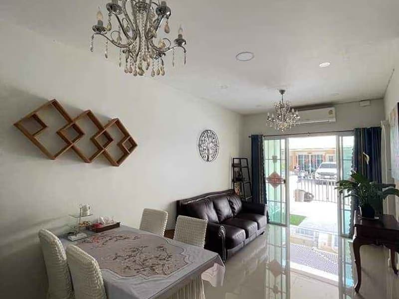 4 Bed Townhouse for Rent and Sale in Saraphi