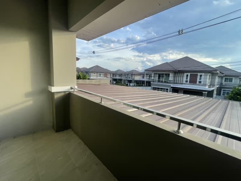 3 Bed House for Rent and Sale in San Kamphaeng