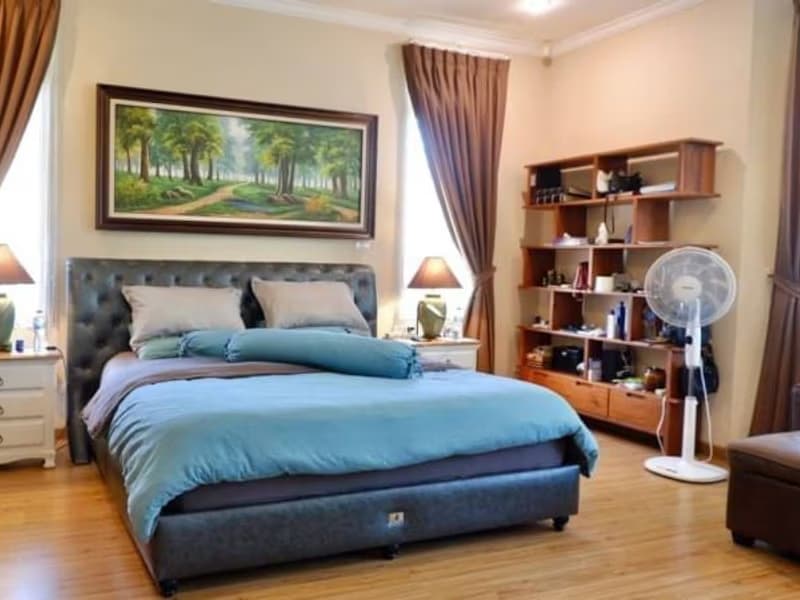 6 Bed House for Sale in Saraphi District