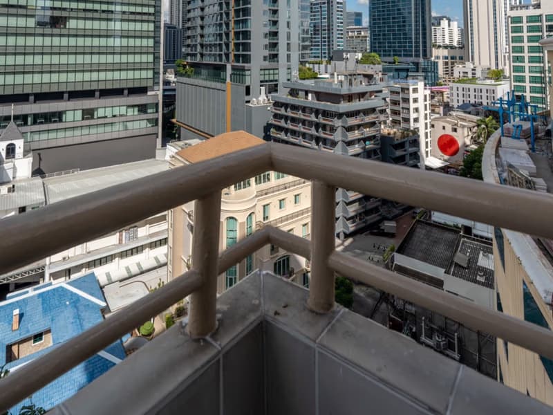 Condo for Rent at Saranjai Mansion