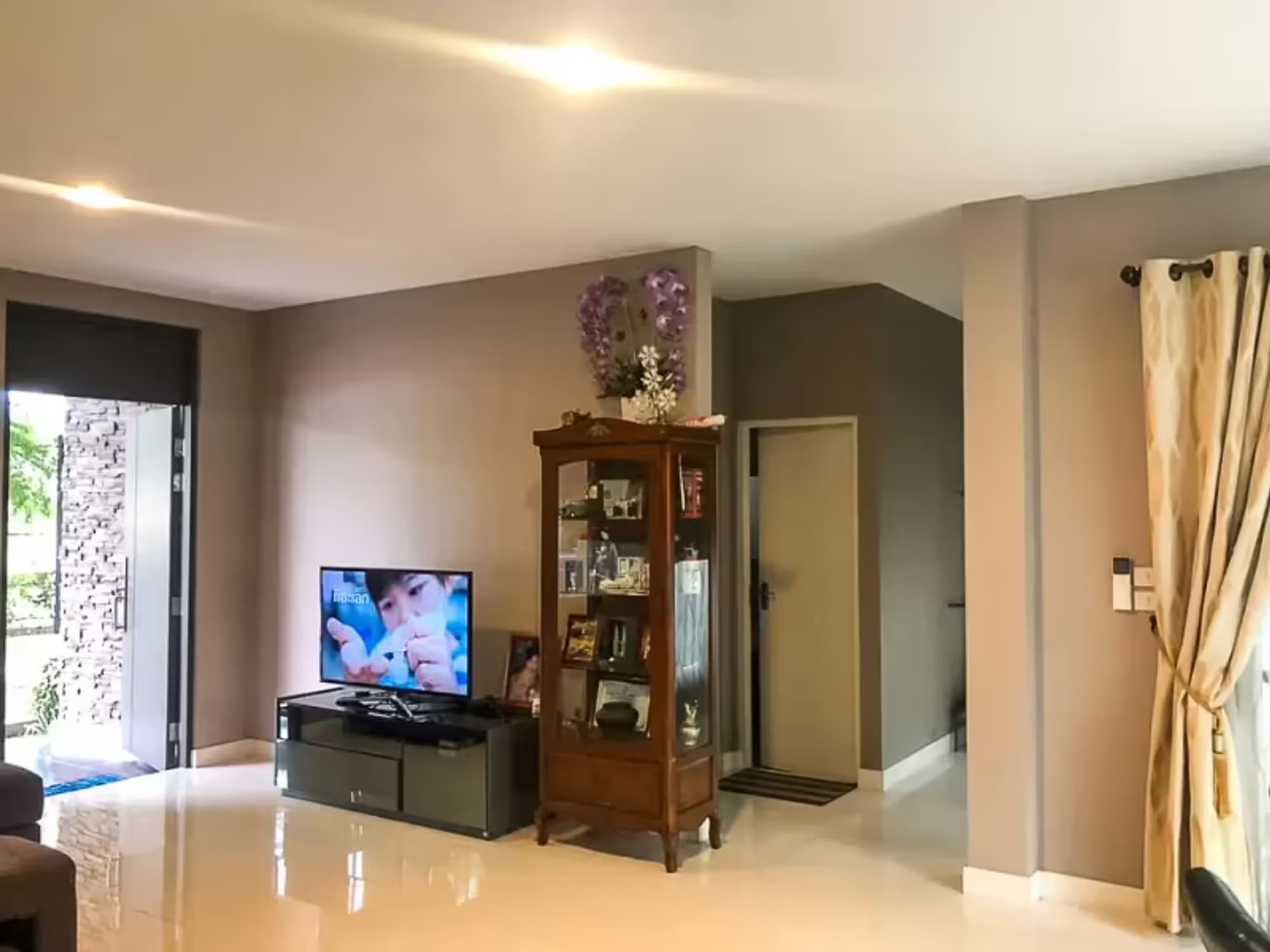 4 Bedroom House - Image 8