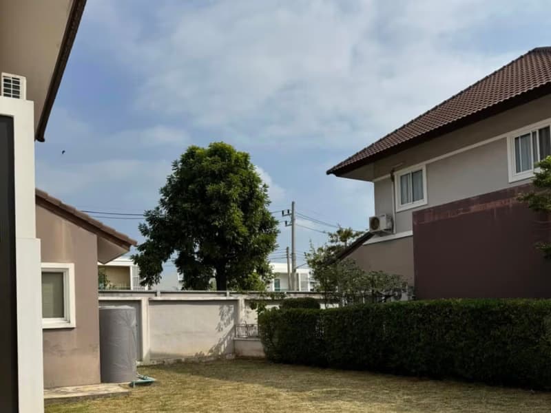 4 Bed House for Rent in San Kamphaeng