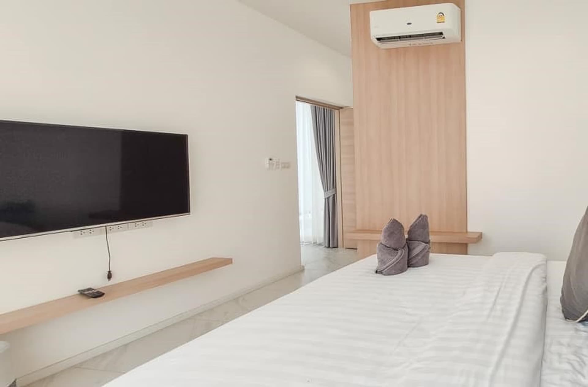 5 Bedroom House - Image 5