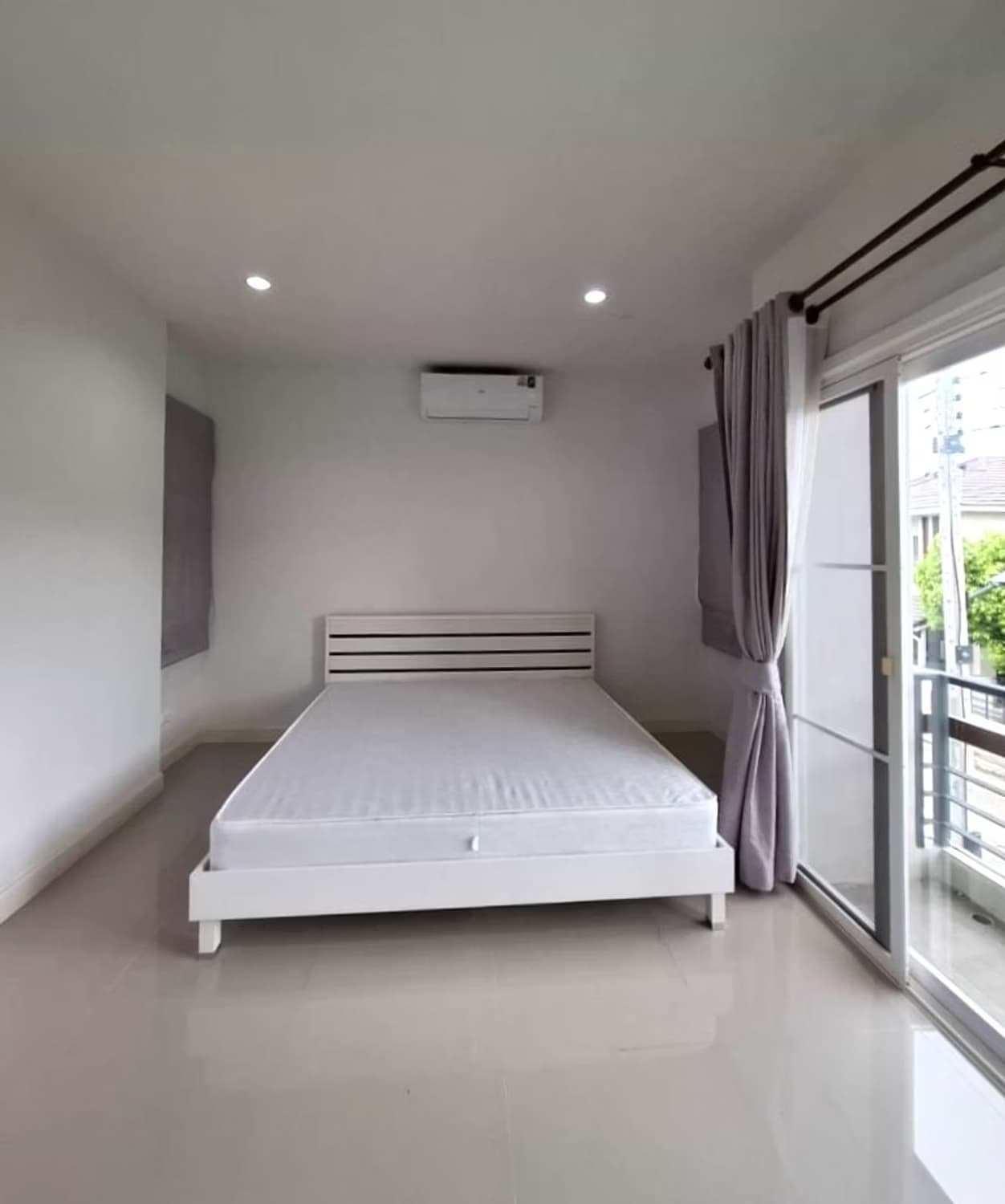 3 Bed House for Rent in Saraphi - Image 5